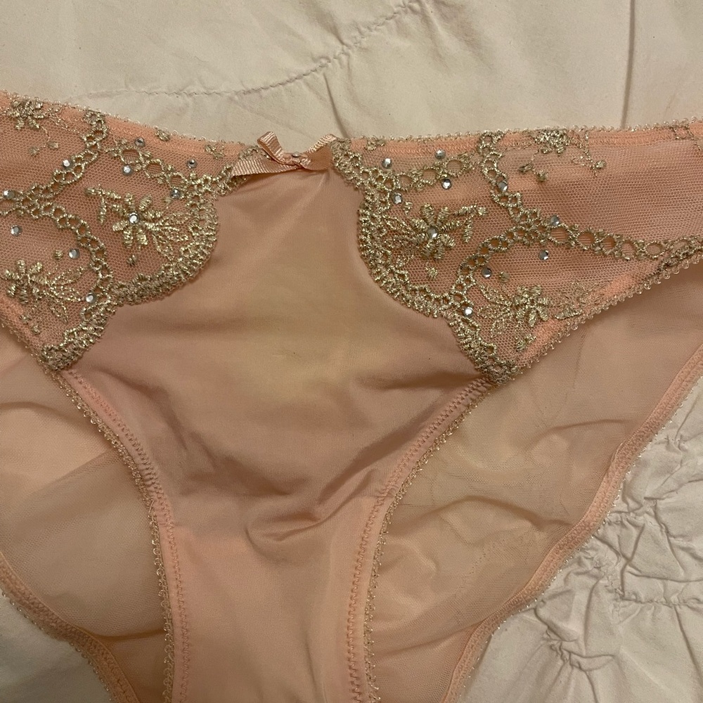 Victoria Secret Bra Set - Picture 6 of 6